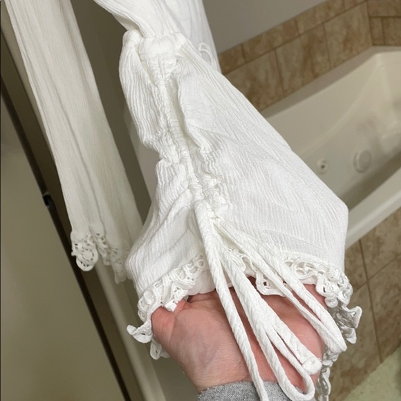 White romper - Picture 6 of 7